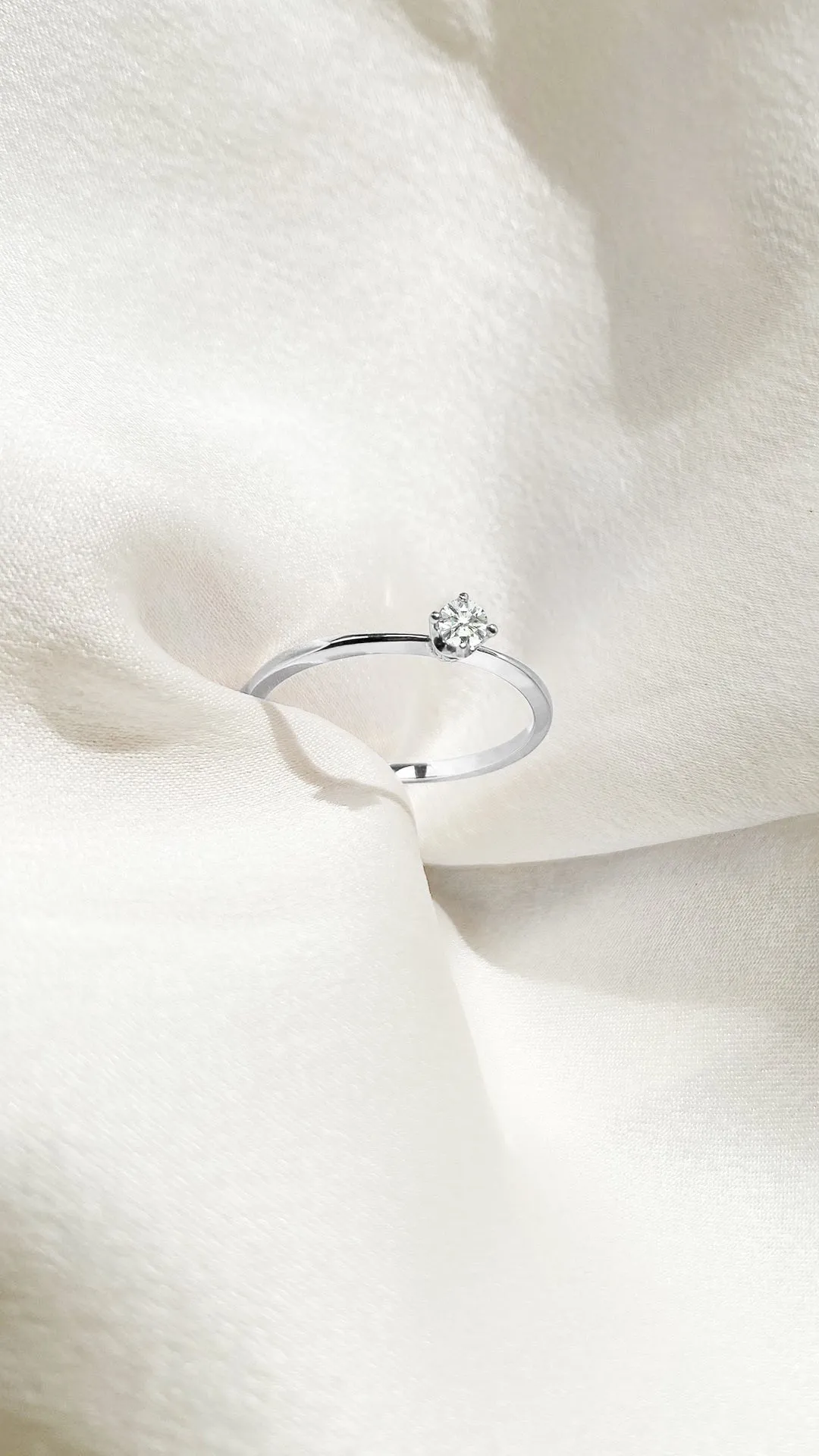 Alora Ring 9K White Gold