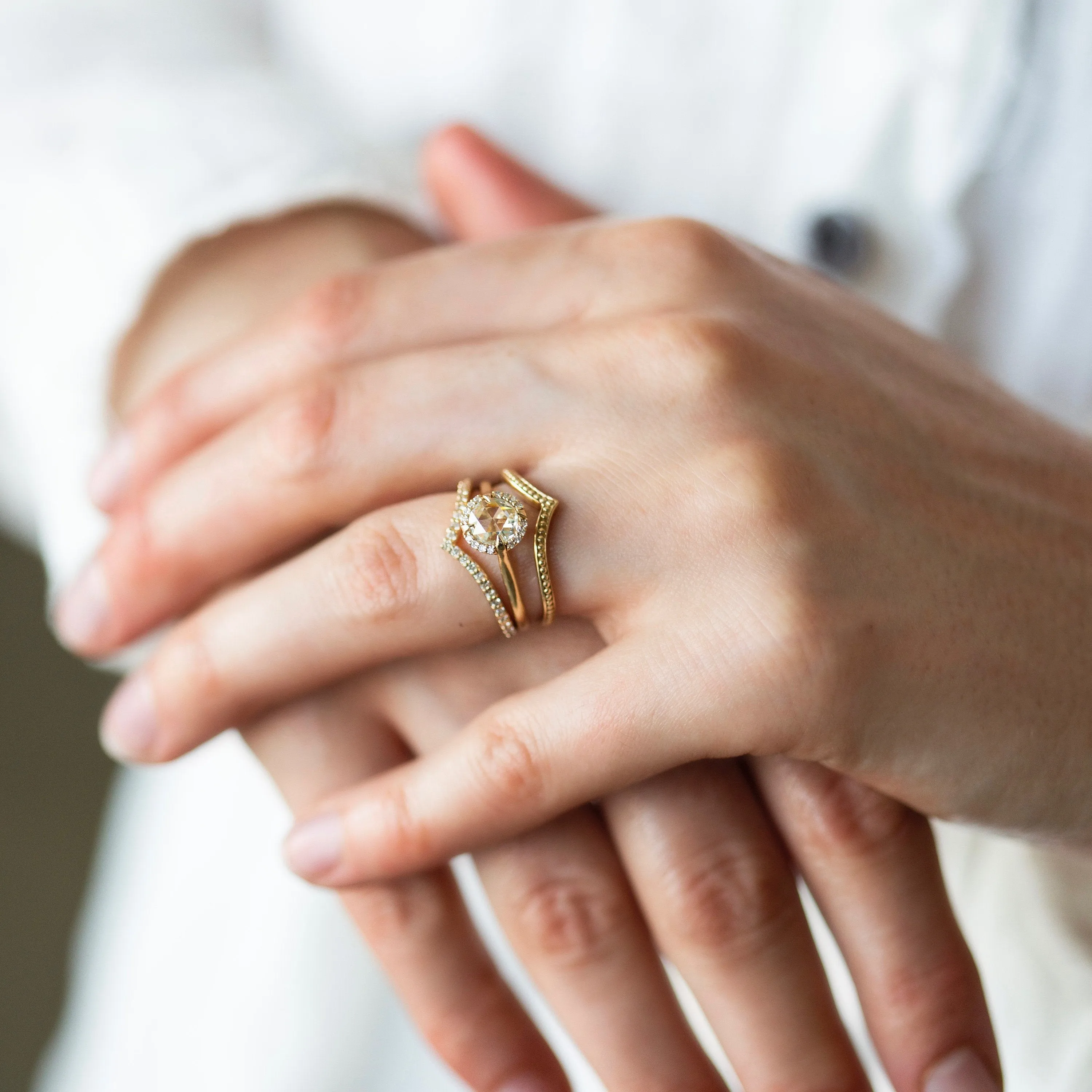 Gold Chevron Ring - Crown Wedding Band - Simple Pointed Wedding Band