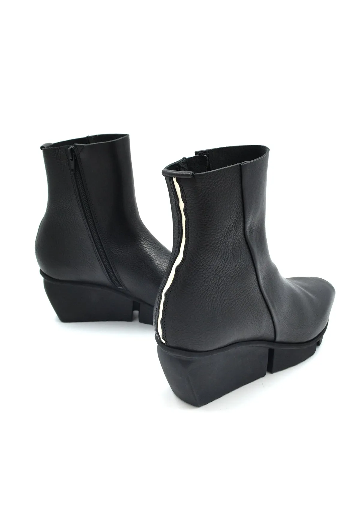 "FLAW" ANKLE BOOTS